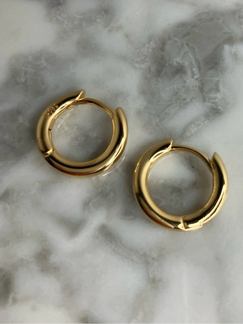 Large Round Wave Chunky Hoop Earrings | 14K Gold Plated 12mm